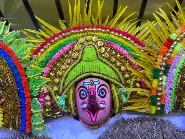 Durgacharan Chaumukho Centre Ganesh Image